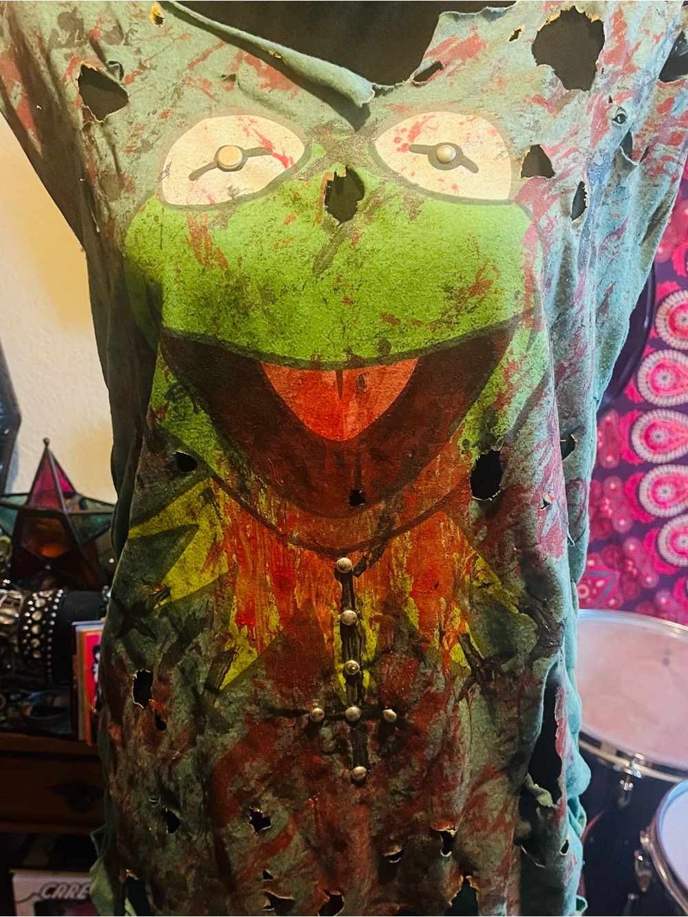 Sesame Street Kermit Distressed Graphic Tee in Green & Red